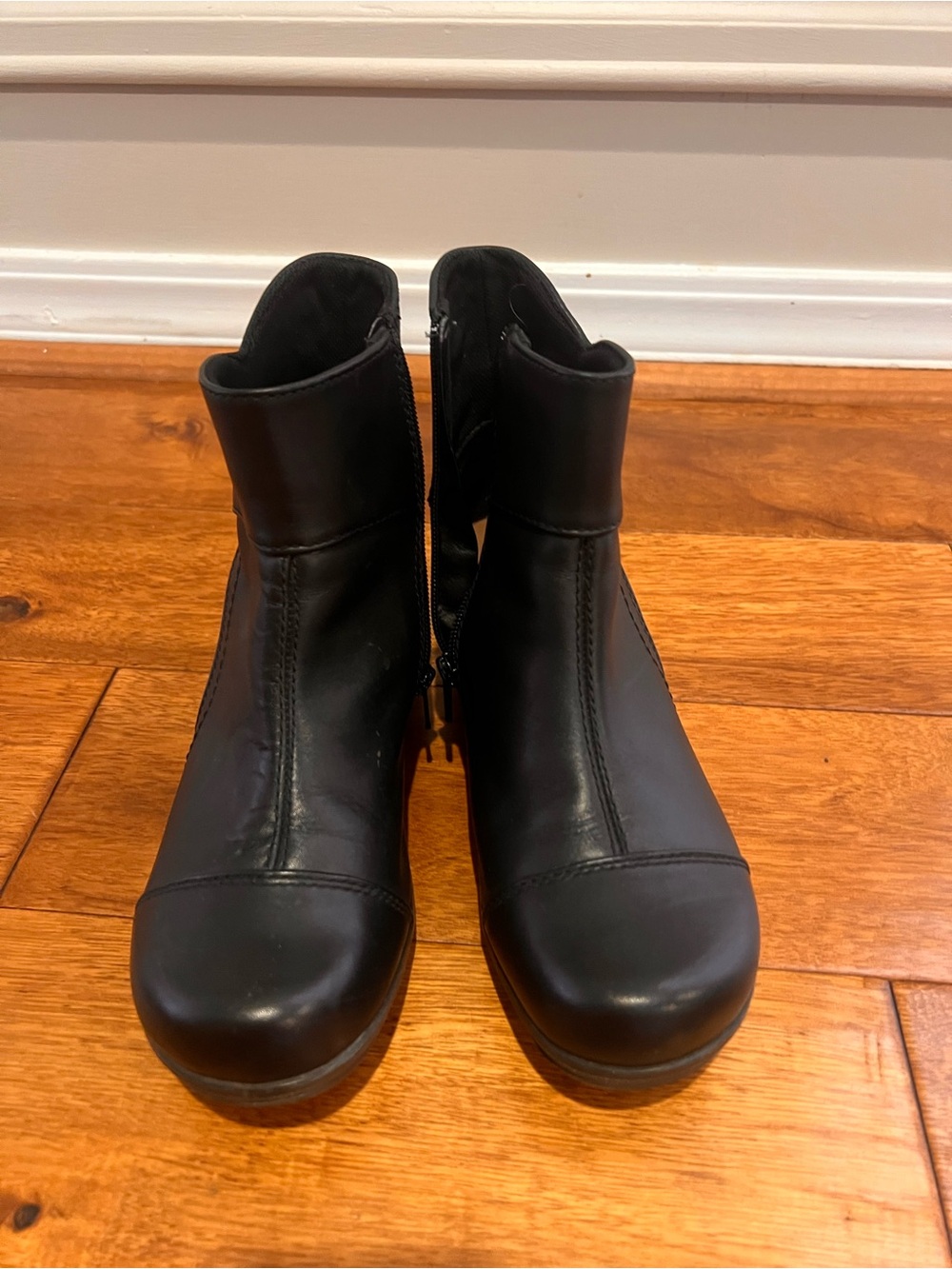 Keen Boots - Picture 2 of 7